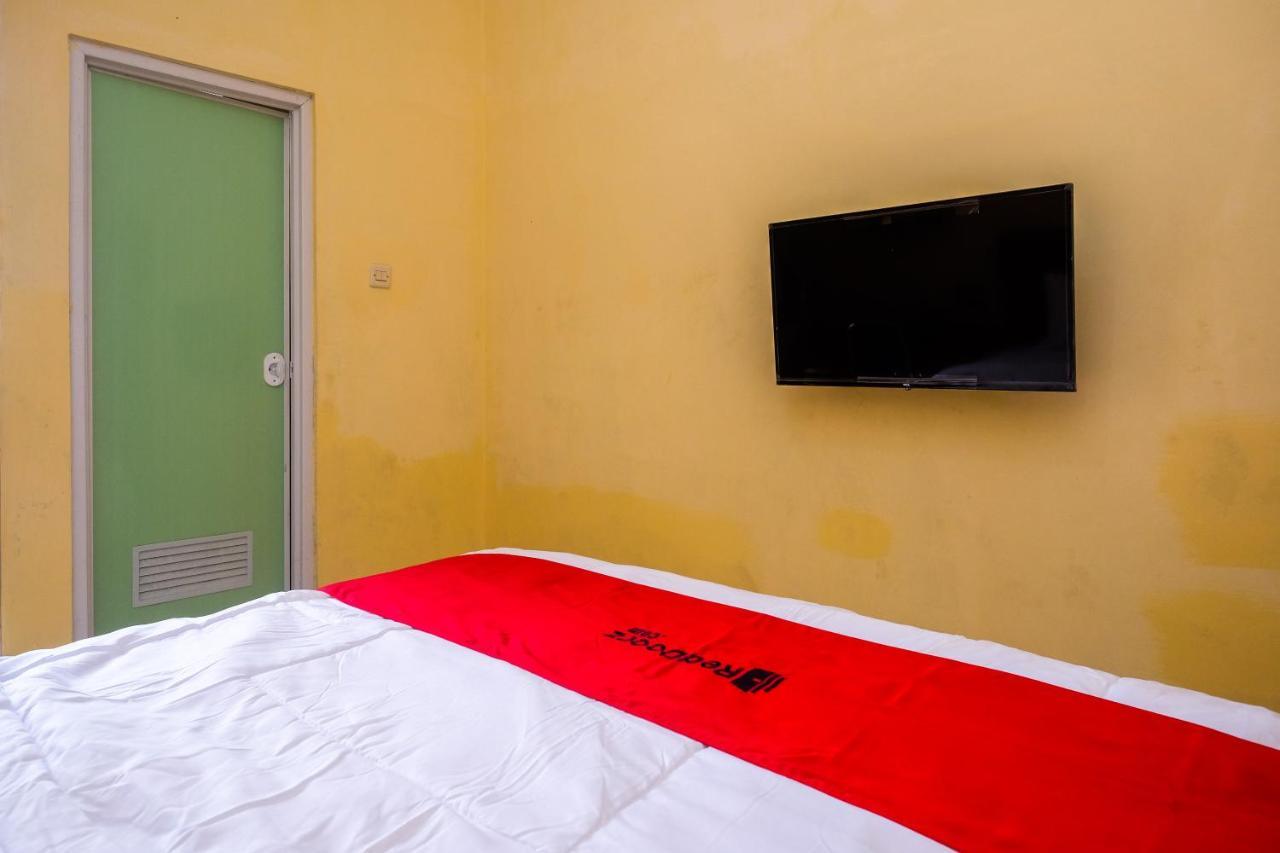 Reddoorz Syariah @ Griya Thamrin Manahan Solo エクステリア 写真