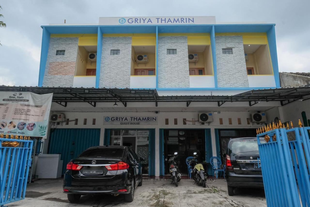 Reddoorz Syariah @ Griya Thamrin Manahan Solo エクステリア 写真