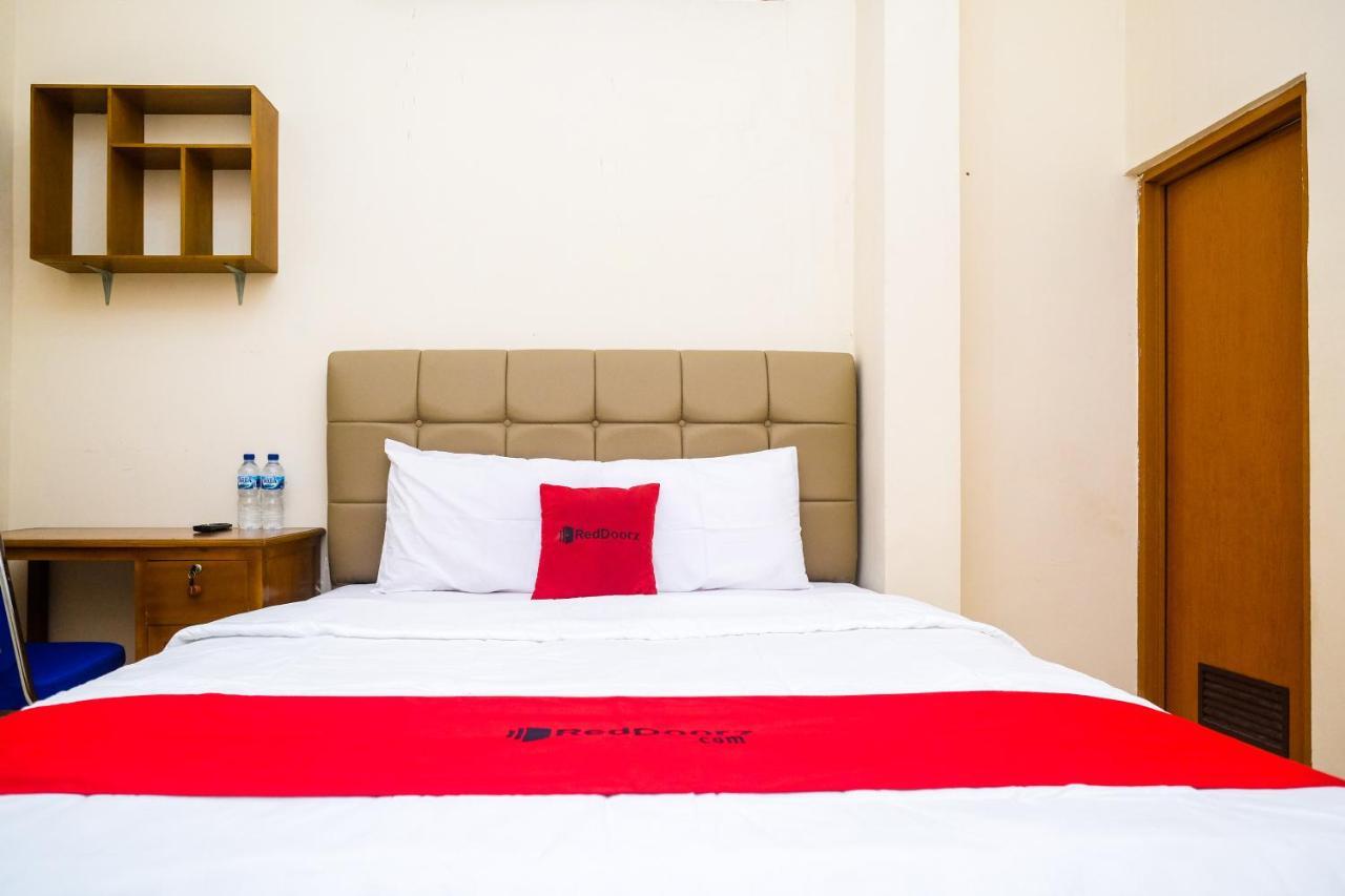 Reddoorz Syariah @ Griya Thamrin Manahan Solo エクステリア 写真