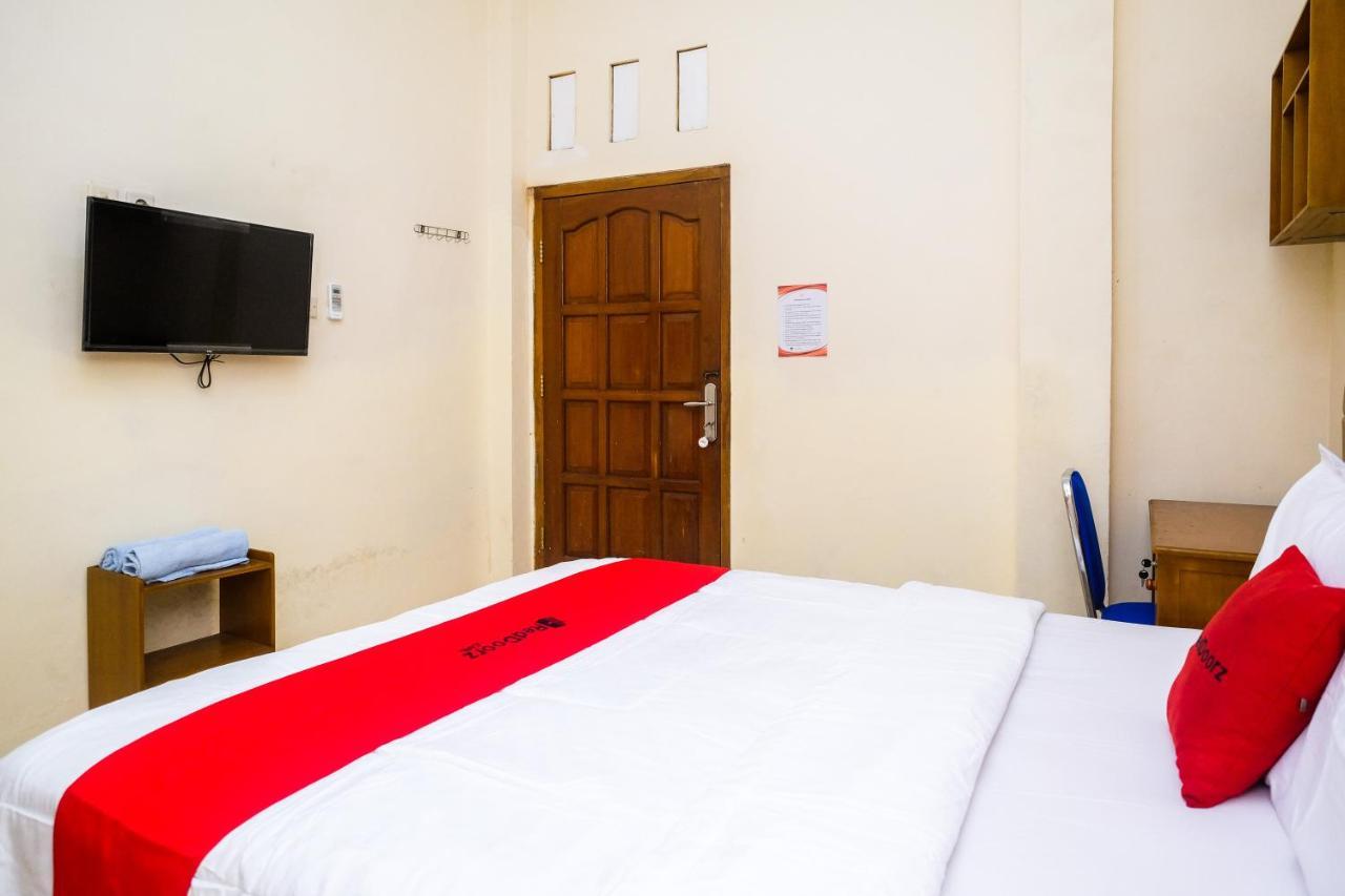 Reddoorz Syariah @ Griya Thamrin Manahan Solo エクステリア 写真