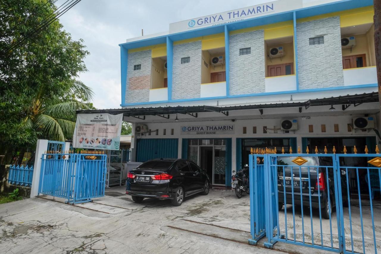 Reddoorz Syariah @ Griya Thamrin Manahan Solo エクステリア 写真