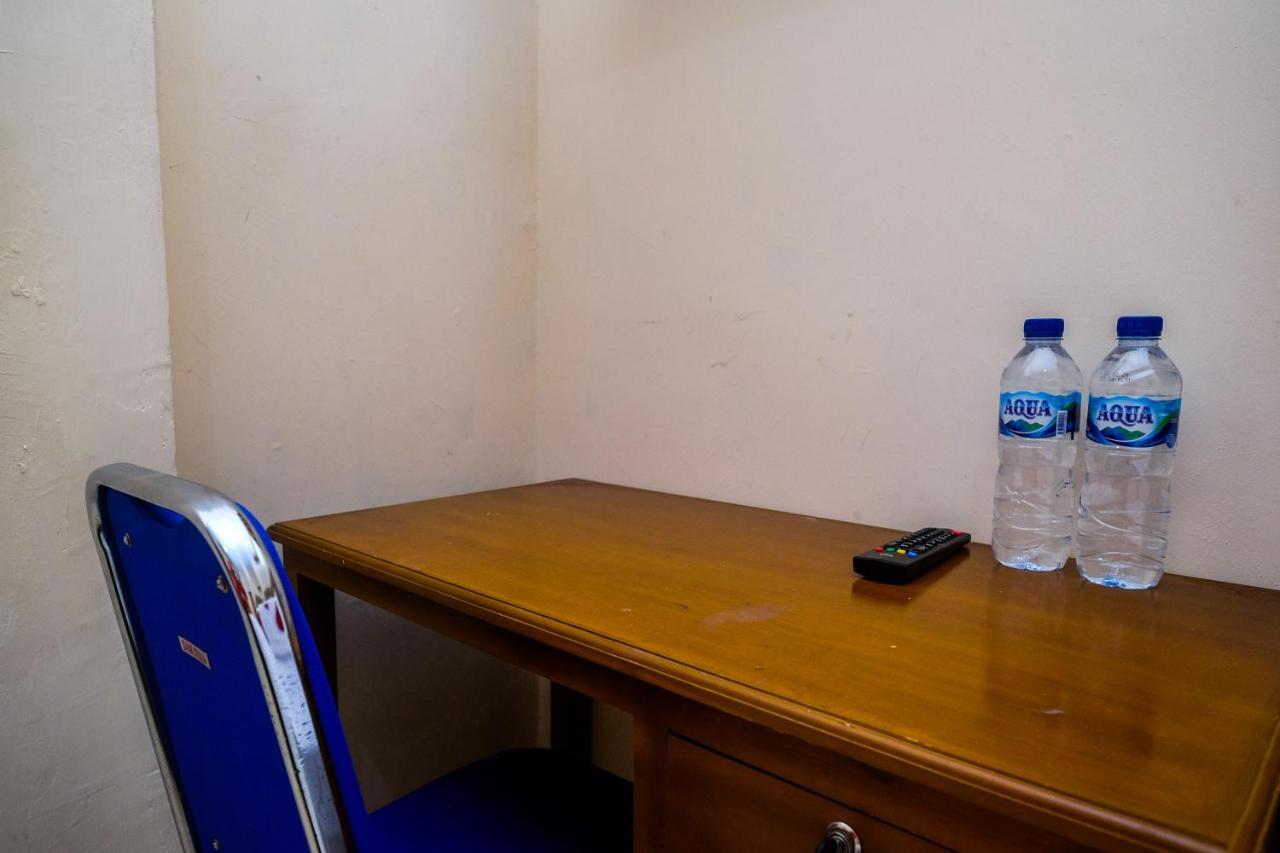 Reddoorz Syariah @ Griya Thamrin Manahan Solo エクステリア 写真